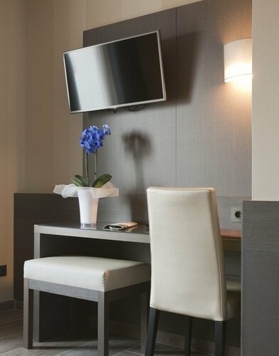 Гостиница Hotel Reina Cristina в Теруэли