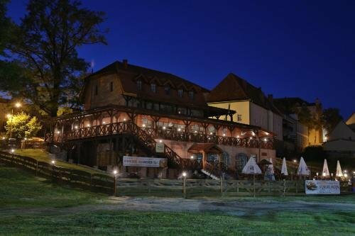 Гостиница Gościniec Ryński Młyn в Варминско-Мазурском воеводстве