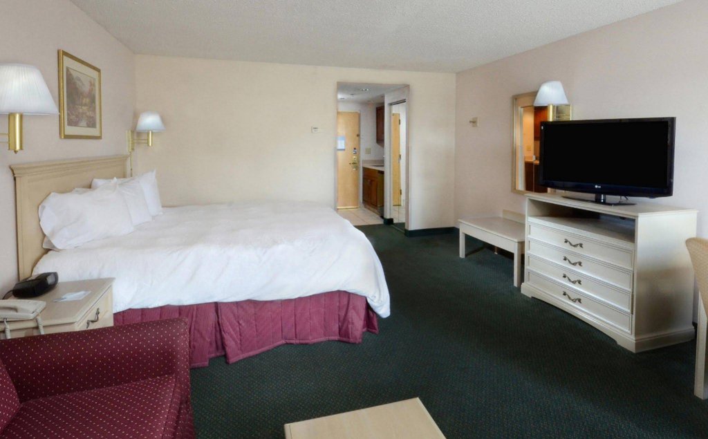 Фото Hampton Inn Martinsville