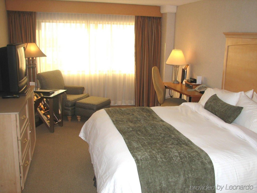 Фото Delta Hotels by Marriott Regina