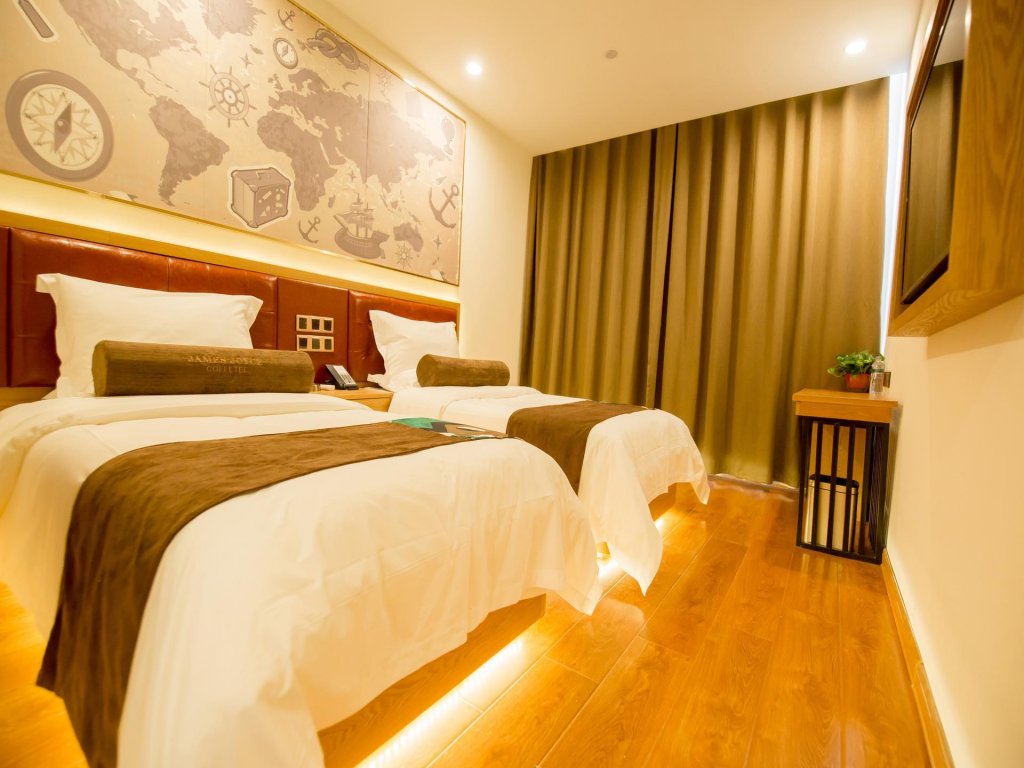 Фото James Joyce Coffetel Hotel (Harbin Central Avenue Flood Control Memorial Tower)