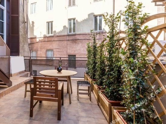 Гостиница Trastevere Roomy Apartment в Риме