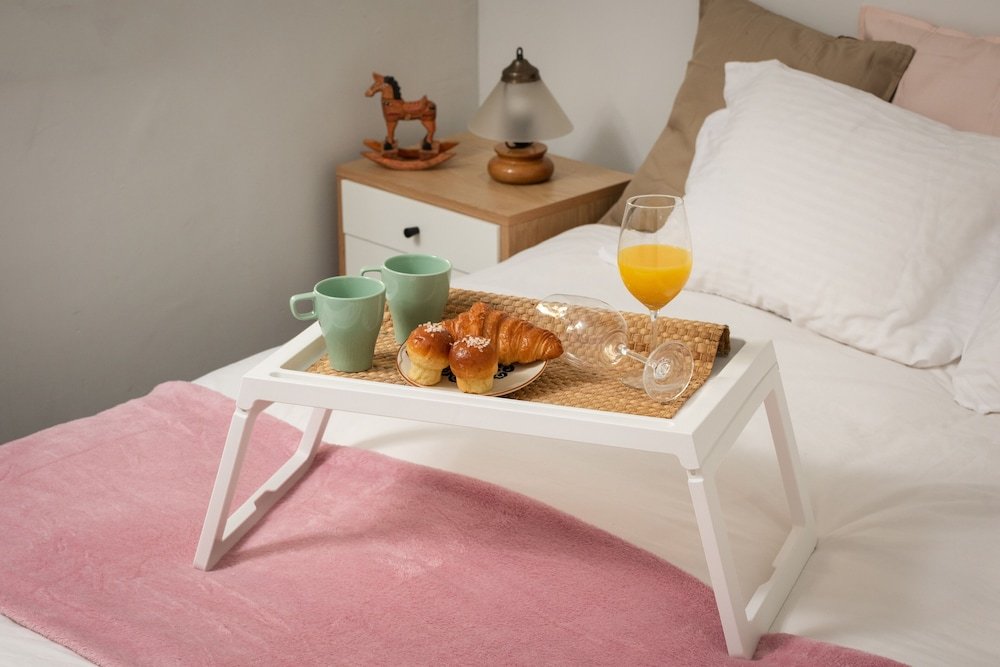 Фото Fantastic 2bd City Center Apt w Balcony