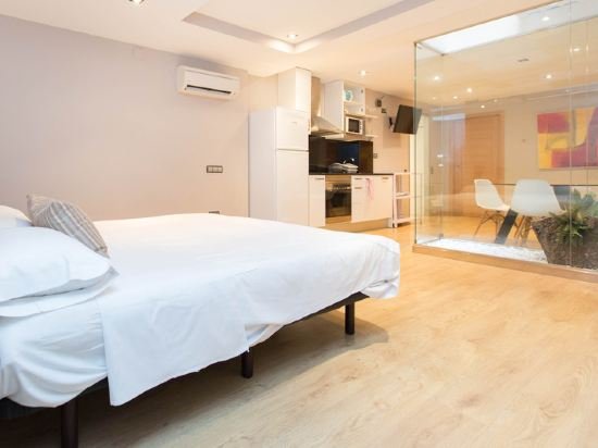 Фото AinB Sagrada Familia Apartments