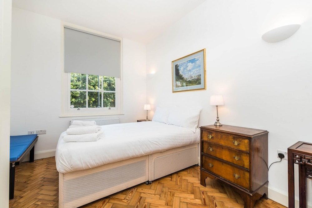 Фото Cosy 2 Bedroom Garden Flat in Battersea/clapham