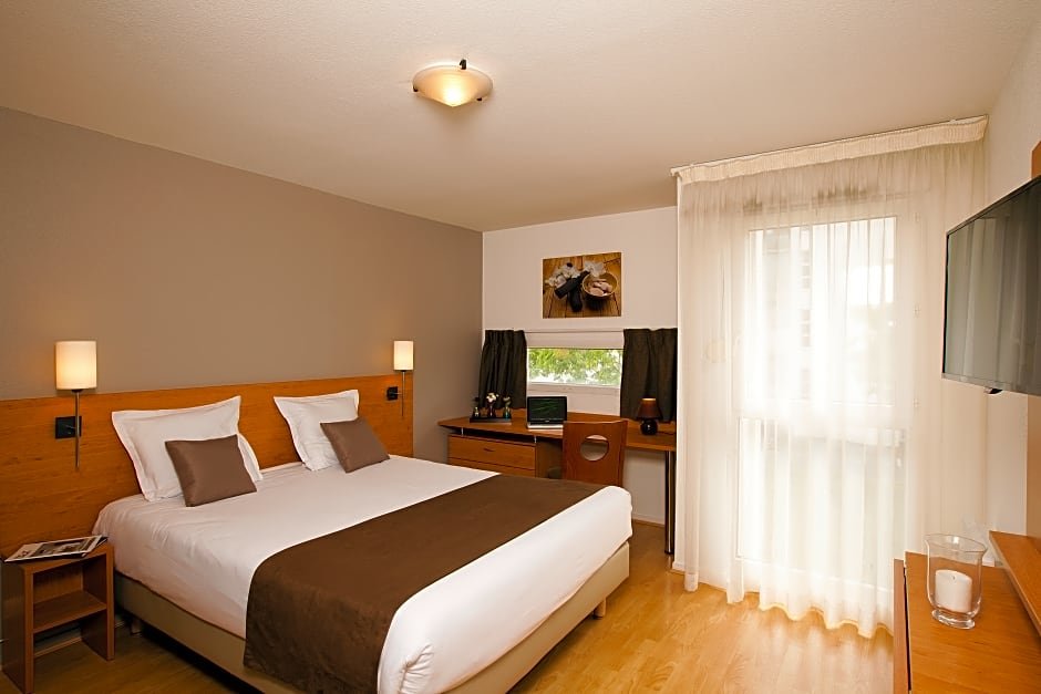 Фото Séjours et Affaires La Rochelle Les Minimes