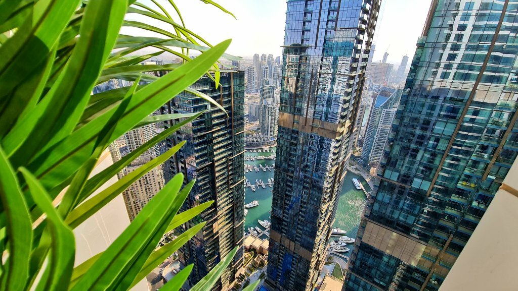 Short-term housing rental Serene 2bd High floor Golf course view Apartments, Dubai, photo