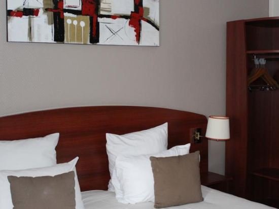 Фото Hôtel des Arcades Cachan