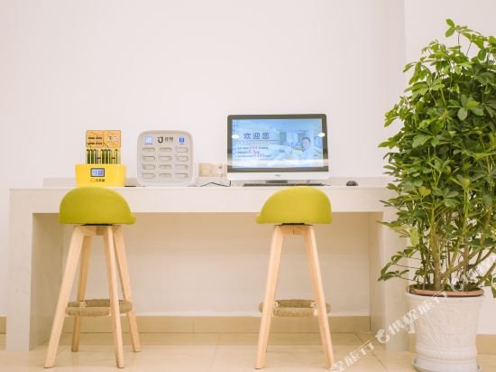 Фото GreenTree Inn Nanchang Honggutan New Area Cuiyuan Road Subway Station Business Hotel