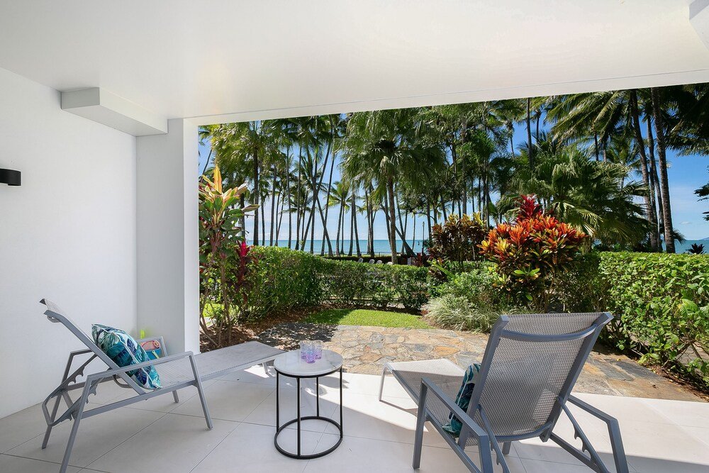 Фото Beachfront Apt In Alamanda Beachfront Resort 25