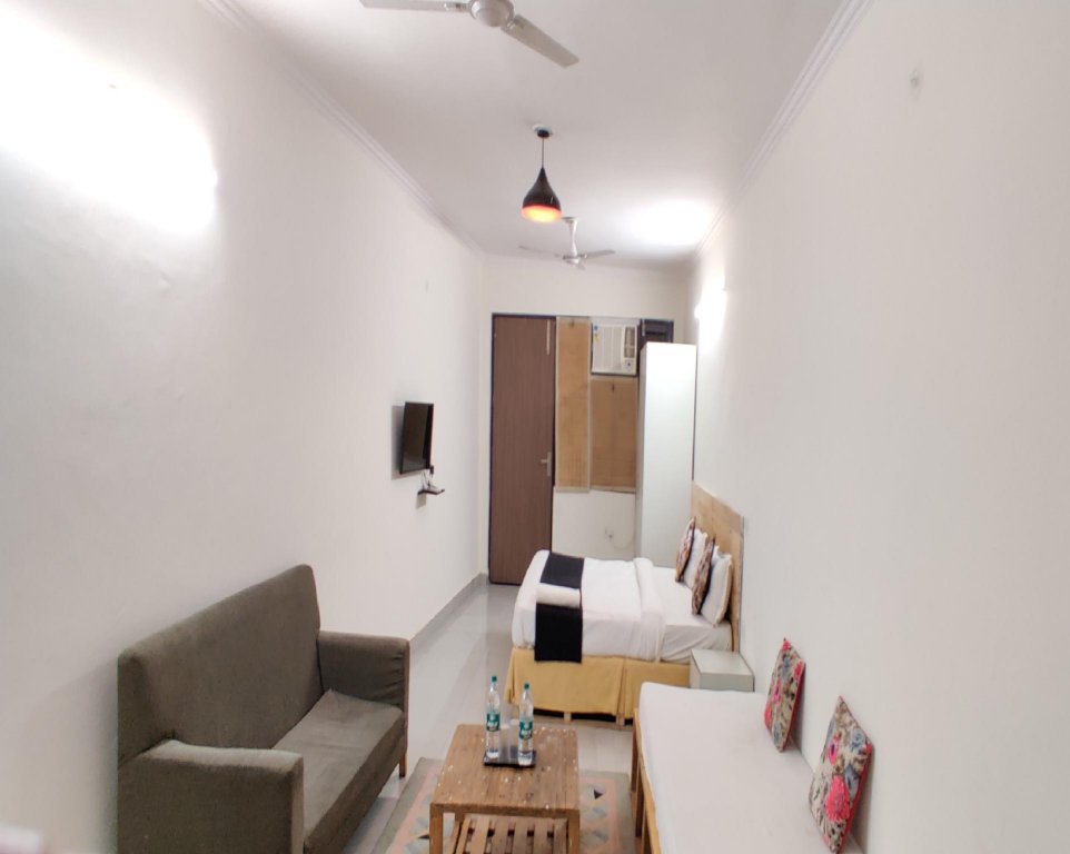 Фото Oyo 28670 Hotel Dev Palace