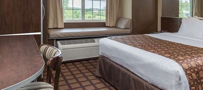 Фото Microtel Inn & Suites by Wyndham Jacksonville Airport