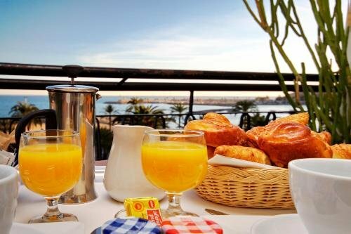 Гостиница Hotel Napoleon в Ментоне