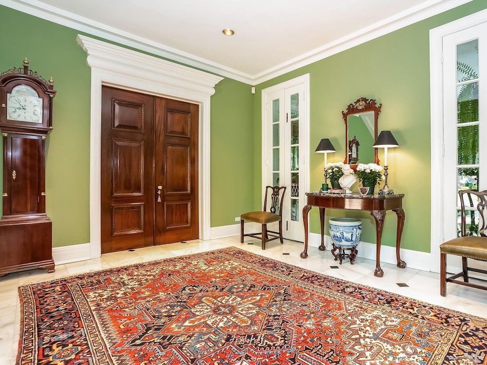 Фото Bishops Hall