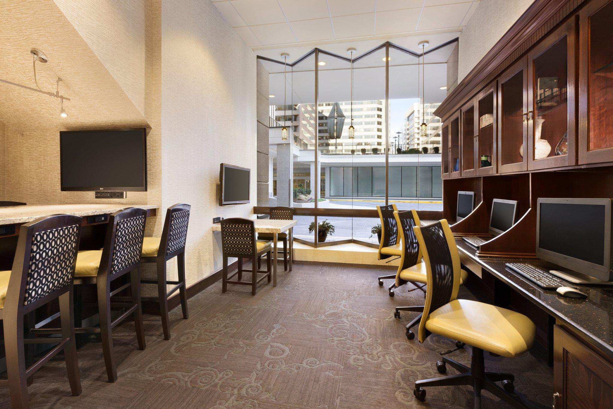 Фото Crowne Plaza Crystal City-Washington, D. C., an Ihg Hotel