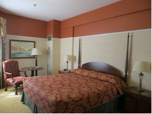 Фото Carleton of Oak Park