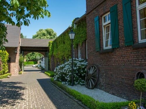 Гостиница Hotel Landhaus Gut Keuchhof во Фрехене