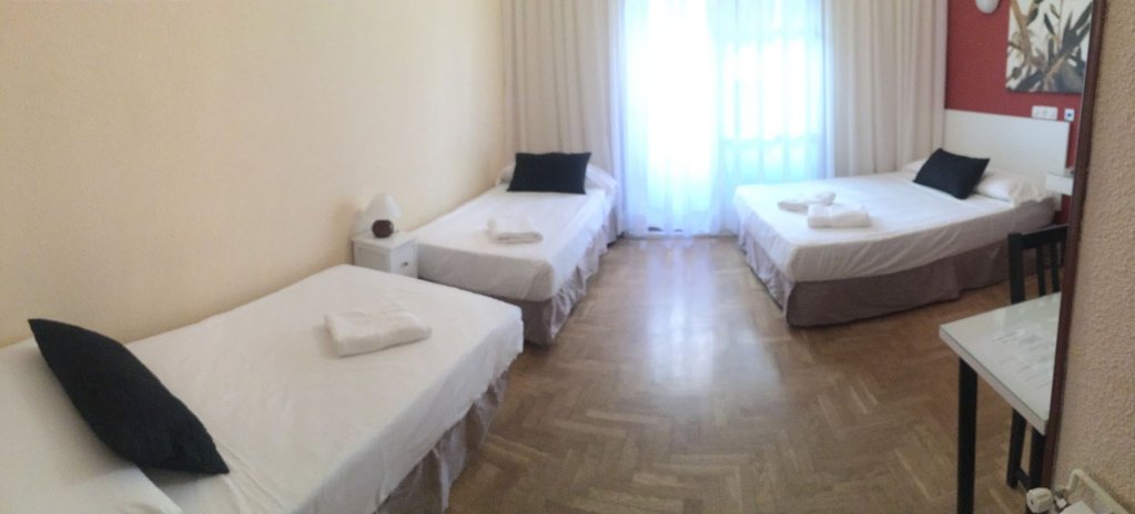 Фото Hostal Rias Bajas