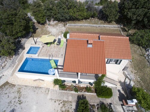 Гостиница Modern Villa in Škrip with Swimming Pool