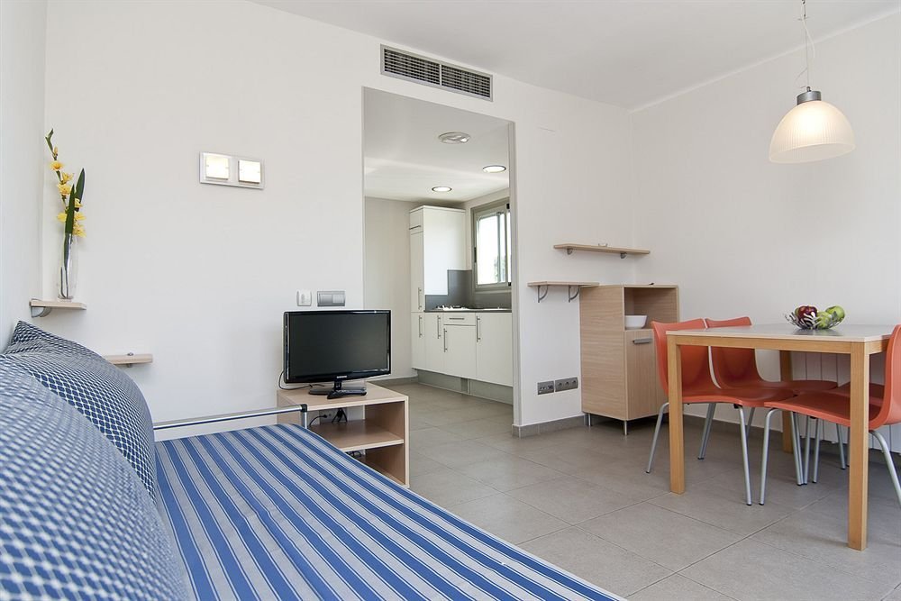 Фото Apartamentos Castellmar