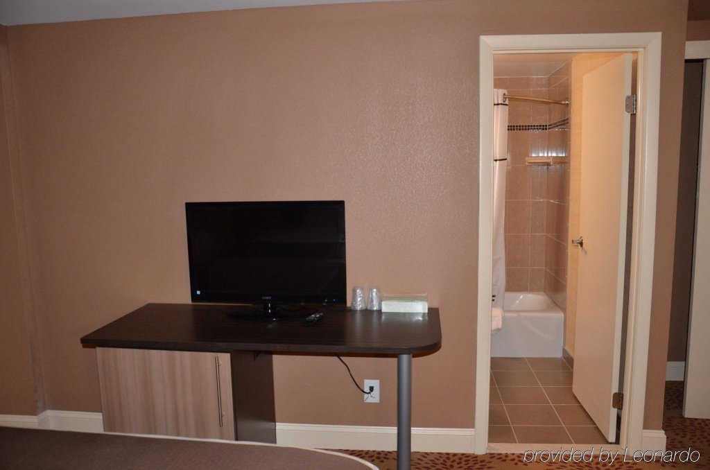 Фото AAshram Hotel by Niagara River