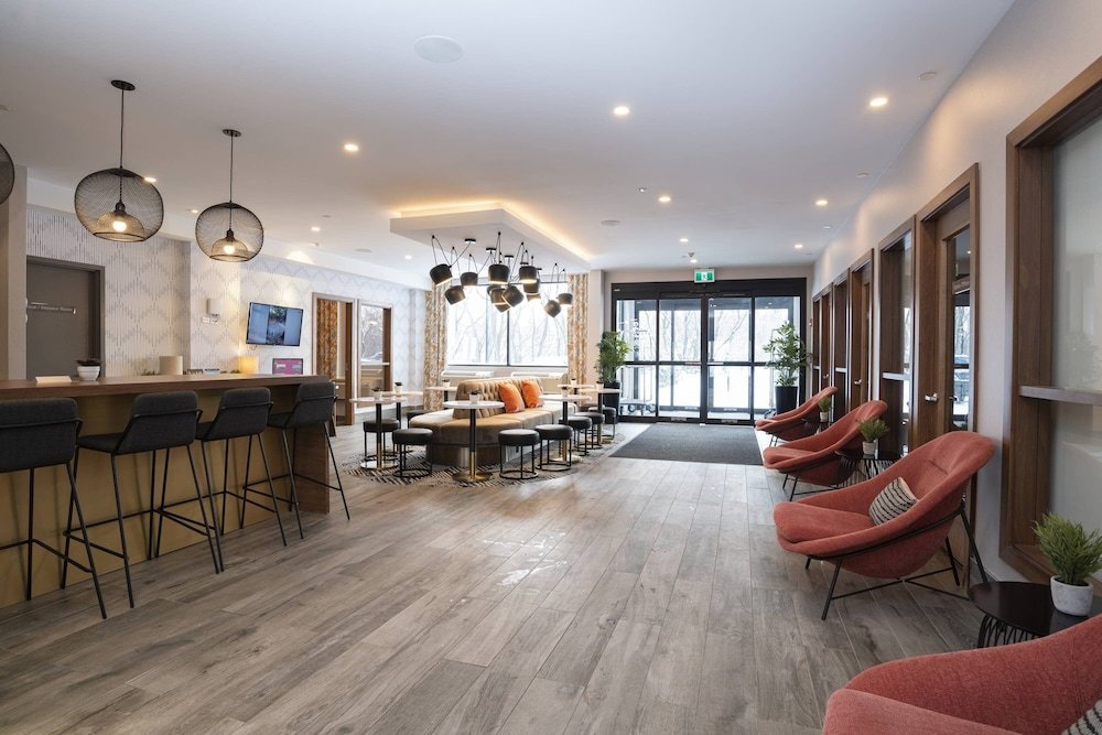 Фото Sandman Signature Sherwood Park Hotel