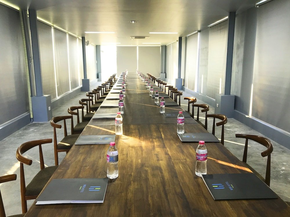 Фото Wh Hotel & Service Apartment