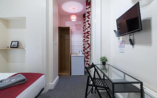 Фото Hellenic Hotel London by Saba