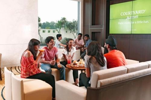 Фото Courtyard by Marriott Surat