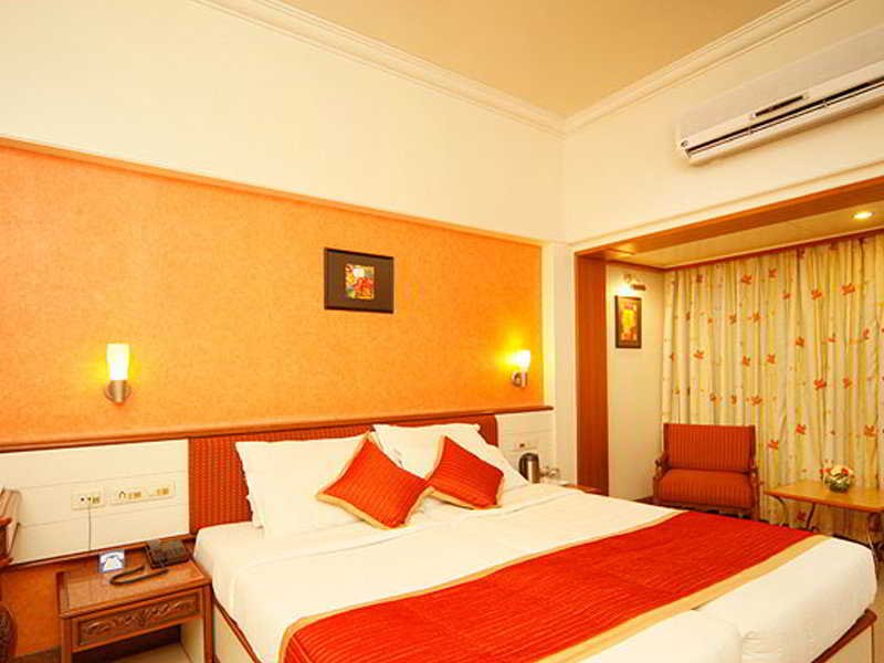 Фото Hotel Shree Panchratna