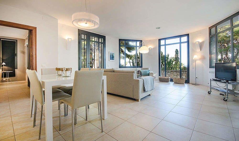 Фото Villa with botanic garden in front of the beach Tvl_06