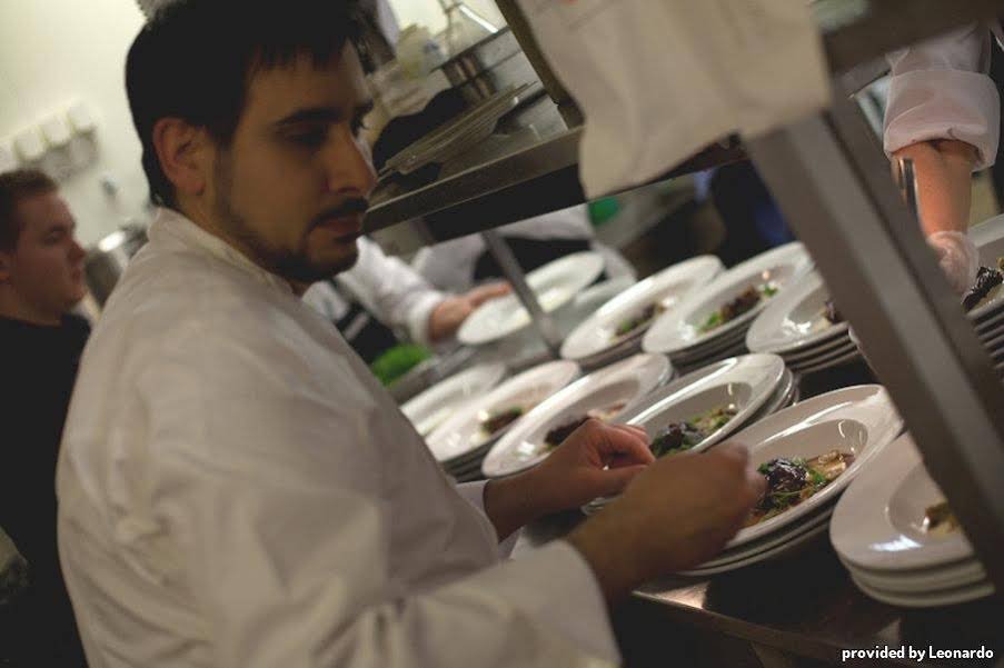 Фото Quality Hotel Royal Corner