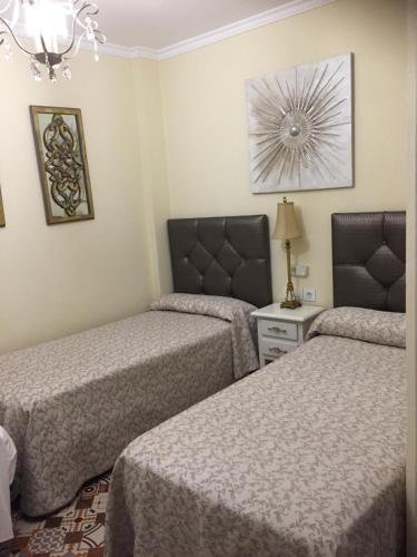 Фото Hostal Lojo