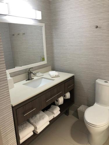 Фото Home2 Suites by Hilton Orlando South Park