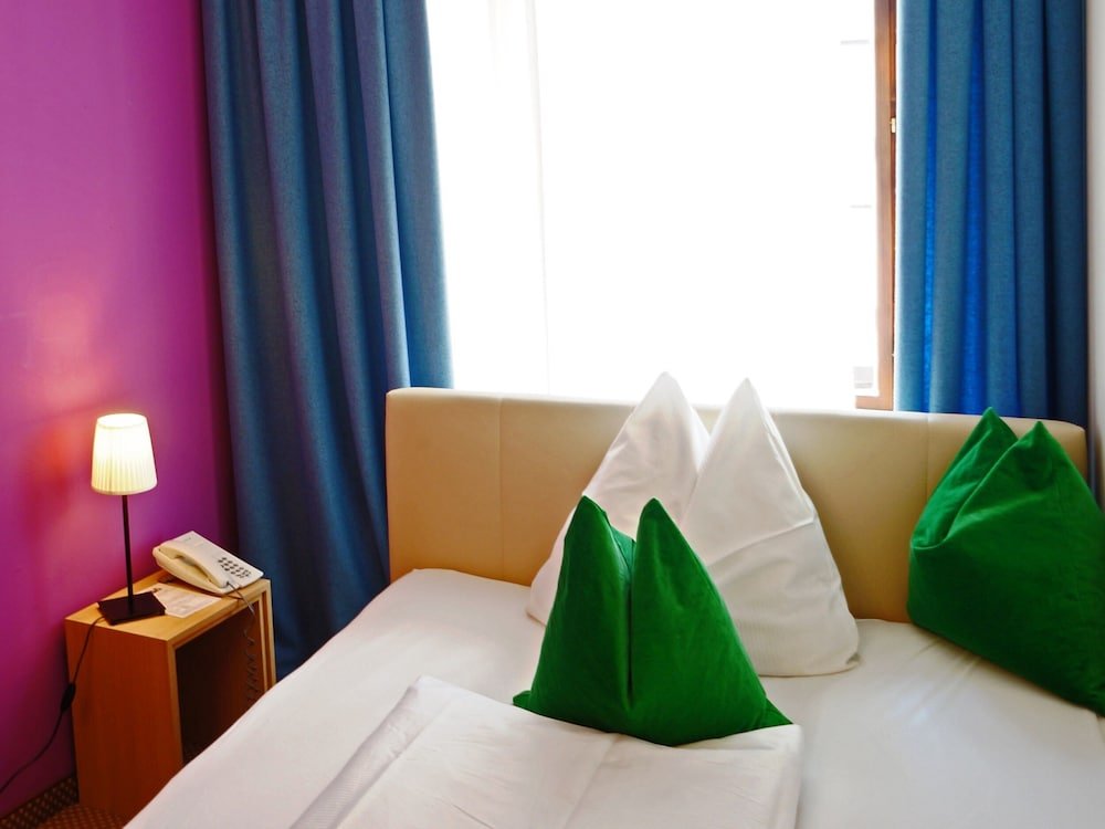 Фото Altstadthotel Weisse Taube