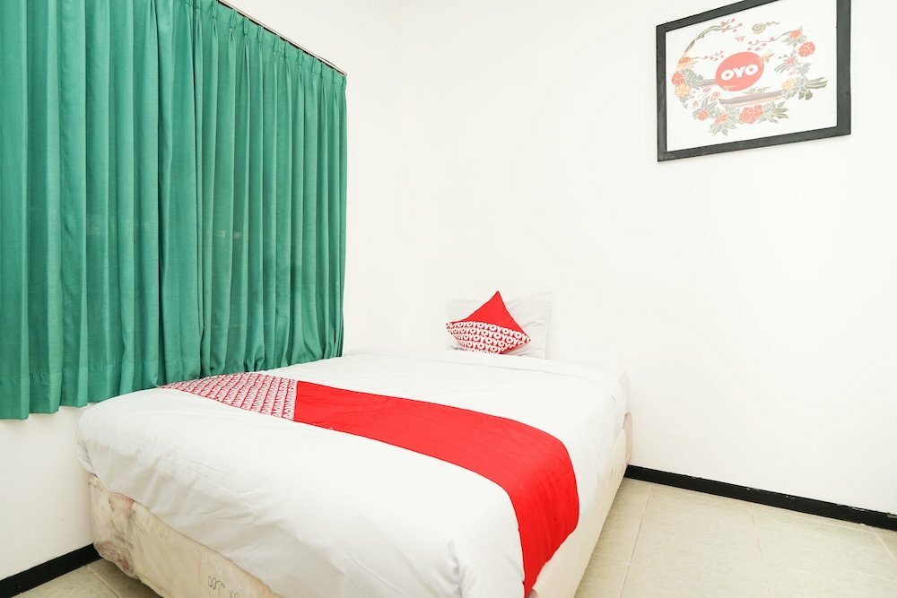 Hotel Merapi Inn Syariah by Oyo Rooms, Surabaya, photo