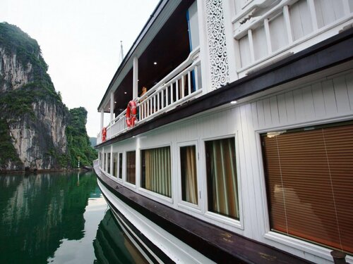 Гостиница Viola Cruise Halong Bay в Халонге