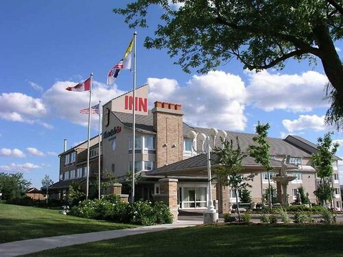 Гостиница Monte Carlo Inn Toronto Markham в Маркеме