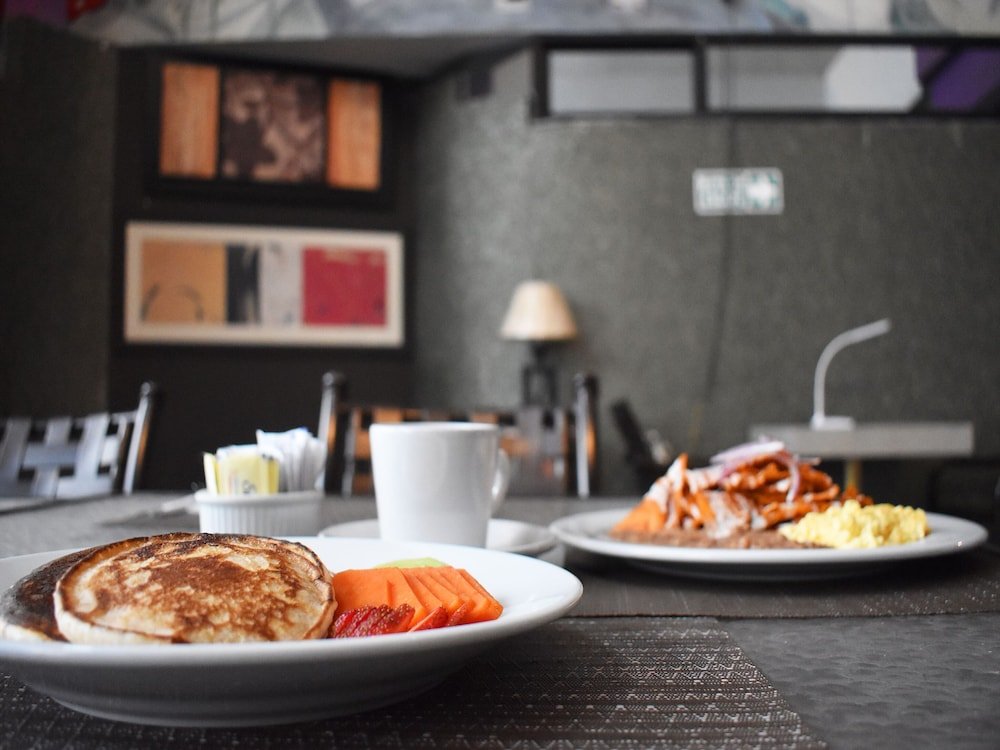 Фото Hotel Fiesta Tijuana