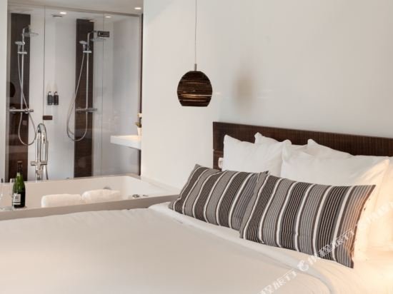 Фото Van Heeckeren Hotel