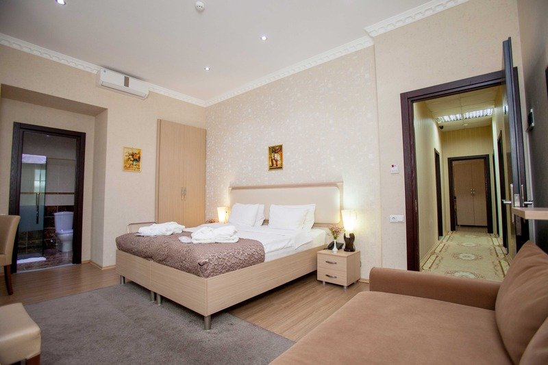 Фото Rustaveli Palace