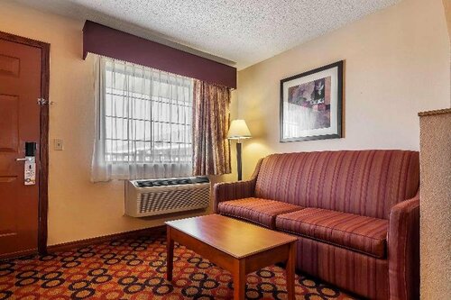 Гостиница Quality Inn & Suites Owasso Us-169