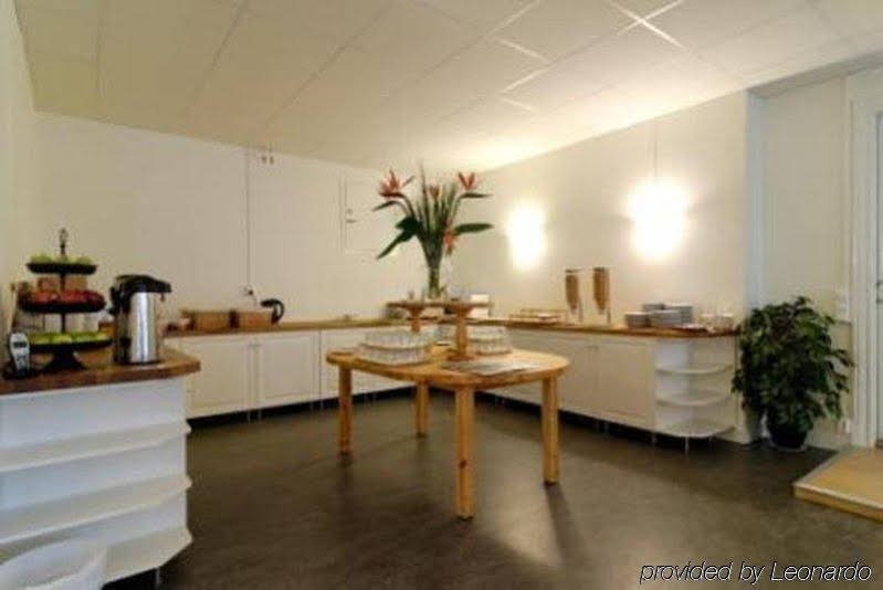 Фото Queen's Hotel by First Hotels