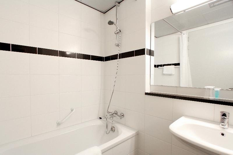 Фото Bastion Hotel Den Haag Rijswijk