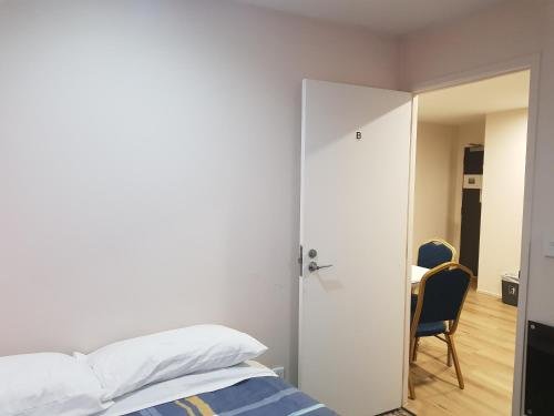 Фото Empire Apartments