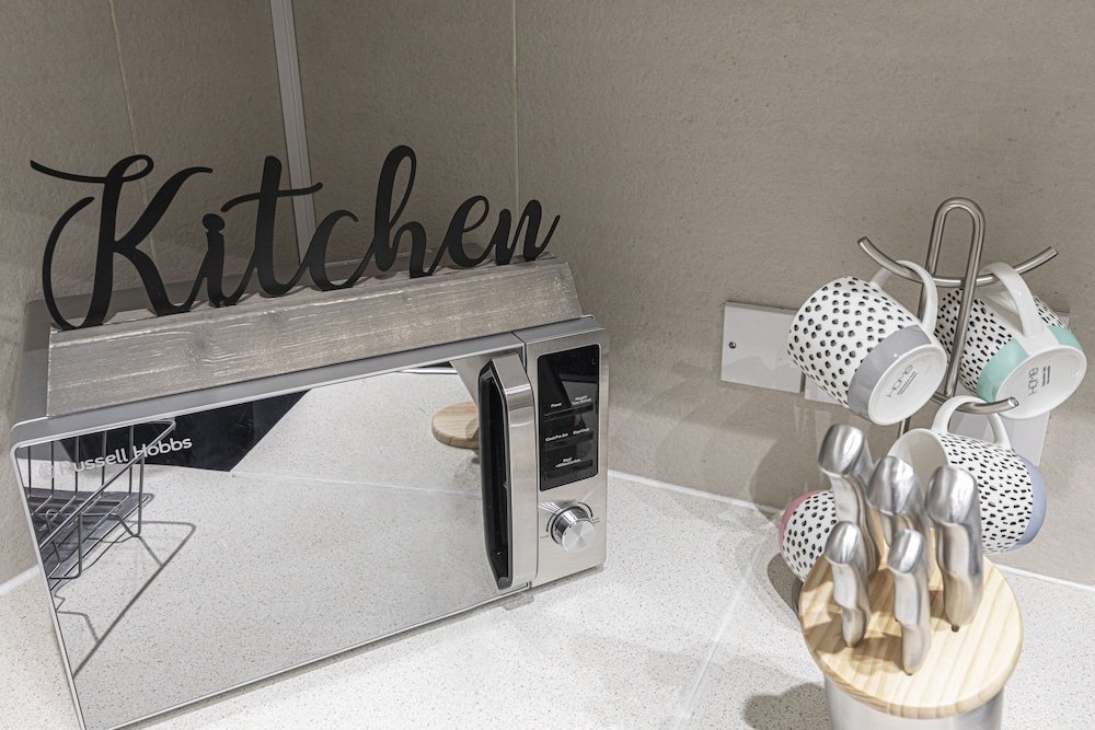 Фото The Oxford Street Retreat - Modern 3bdr in 2 Apartments