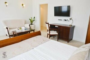 Hotel Koloseum (E30 Polska, 24) ، فندق