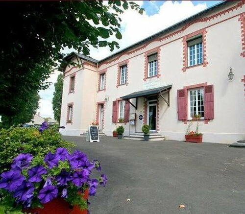 Хостел Auberge de l'Ombrée в Сегре