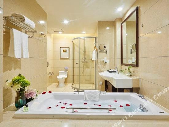 Фото Country Garden Phoenix Hotel Yunfu