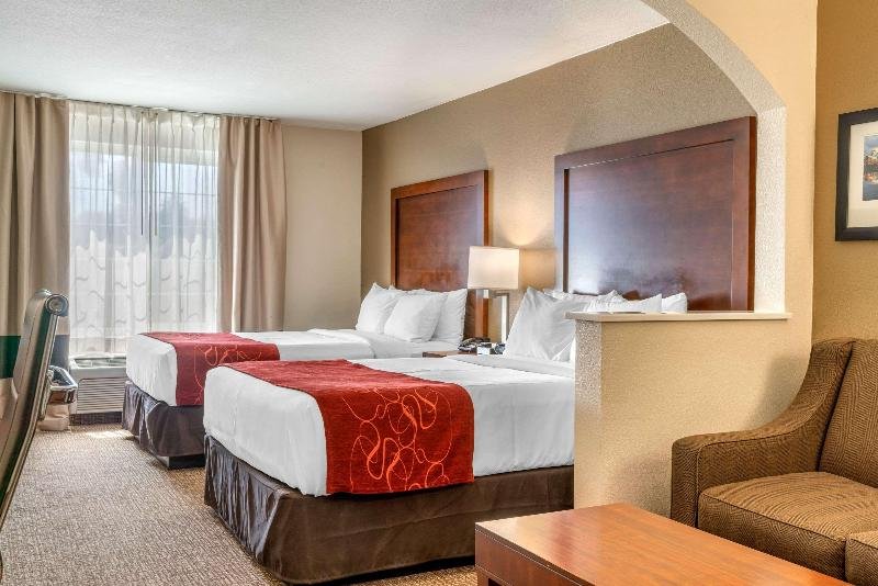 Фото Comfort Suites Downtown Sacramento